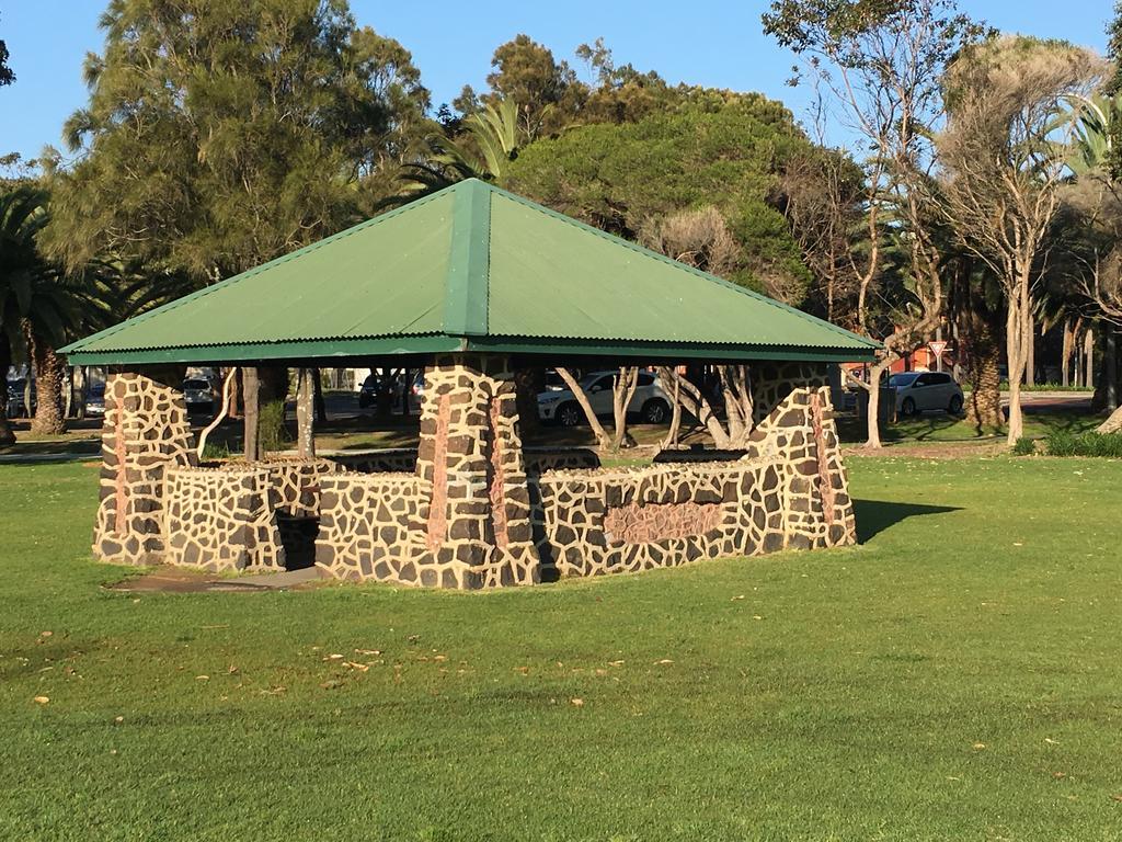 Beach Park Motel Wollongong Esterno foto